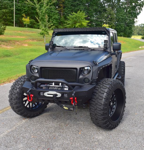 Lifted And Fully Customized Jeep Wrangler 1j4gb59117l150302